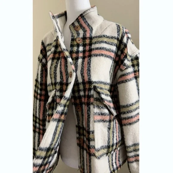 Bagatelle Shacket - Picture 6 of 14